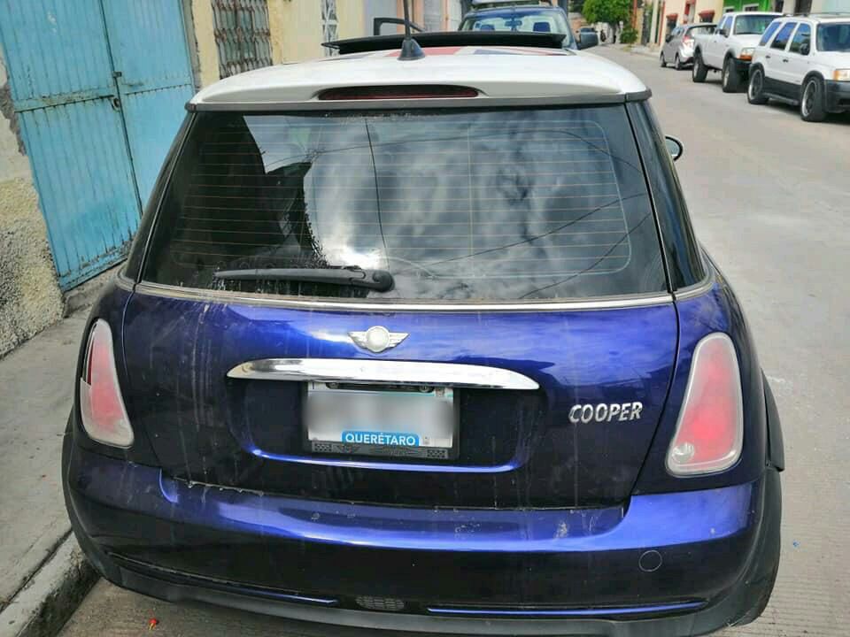  Encuentran en Celaya un Mini Cooper robado en el camino a Los Olvera