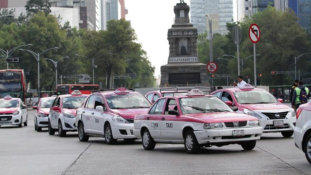  Taxistas amenazan con plantón permanente en Reforma
