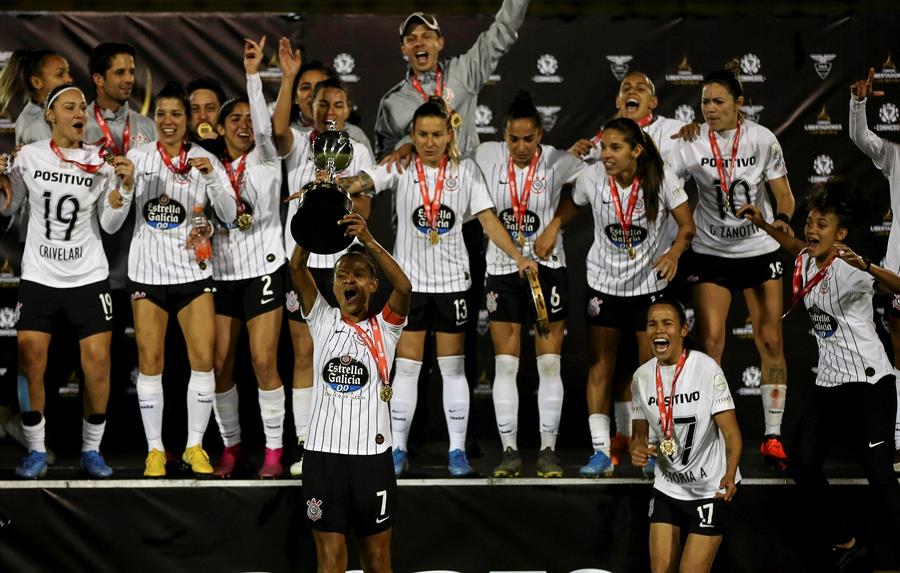 Corinthians Femenil Se Corona En Libertadores Pero Ganan 150 Veces Menos Que Los Hombres Codice Informativo