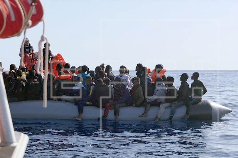  Recuperan los cadáveres de siete inmigrantes que naufragaron en Lampedusa