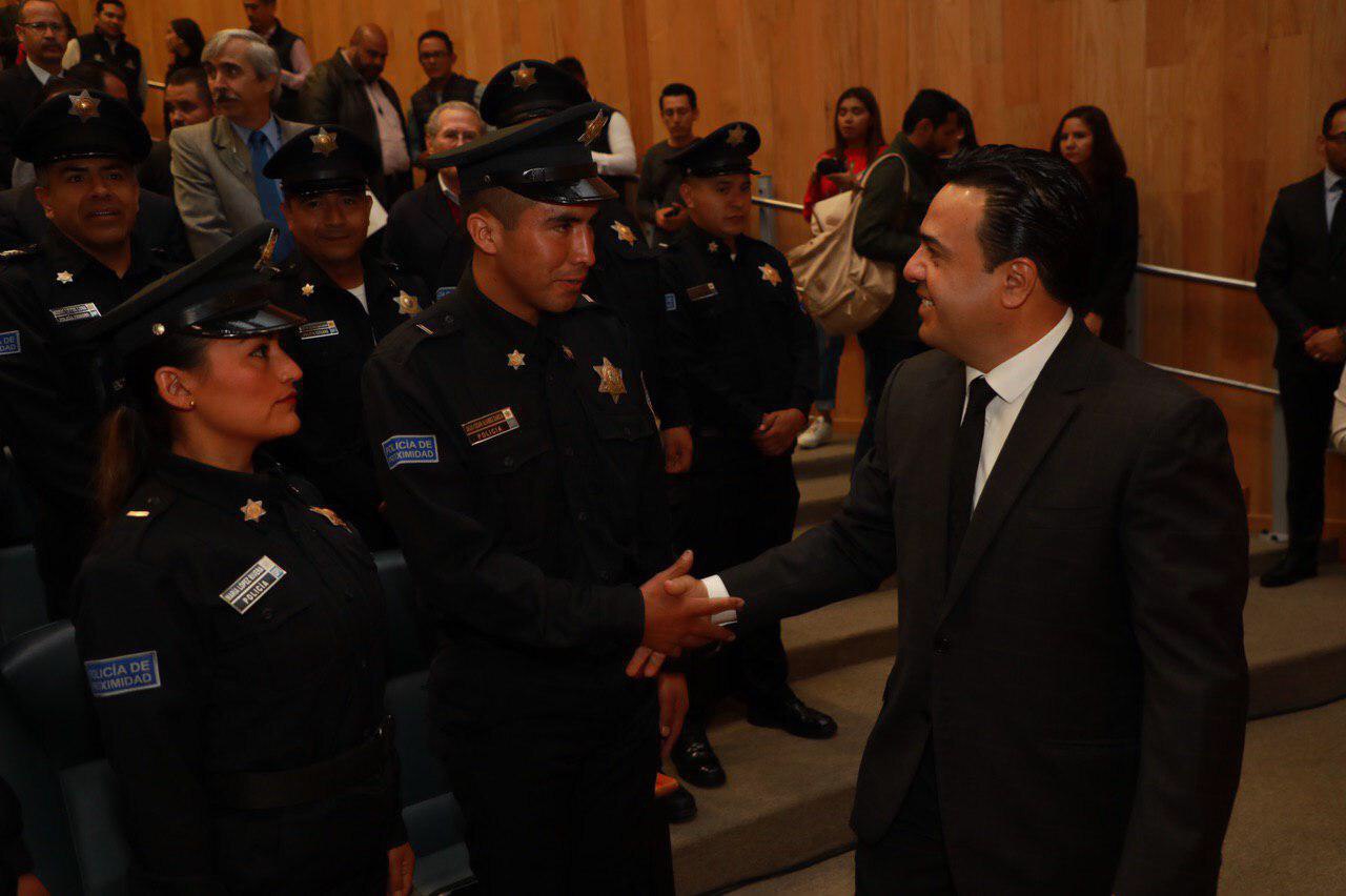  Reciben ascenso 27 policías municipales de Querétaro