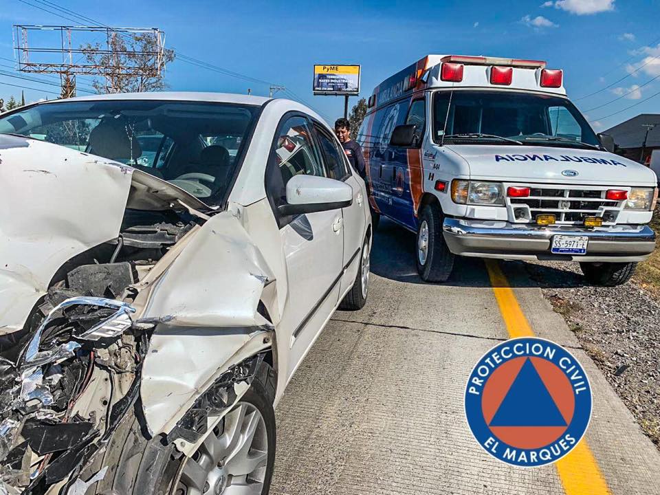  Carambola deja cuatro autos dañados en autopista 57