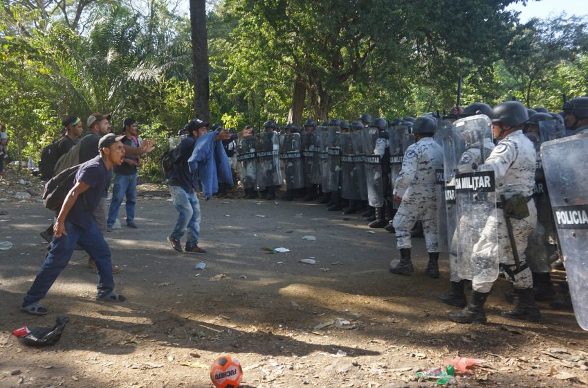  México detiene a 800 migrantes centroamericanos en la frontera sur