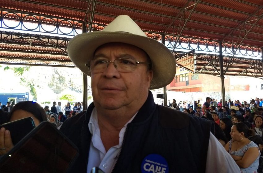 Pinal de Amoles podría ser “pueblo con tradición”, dice Hugo Burgos García