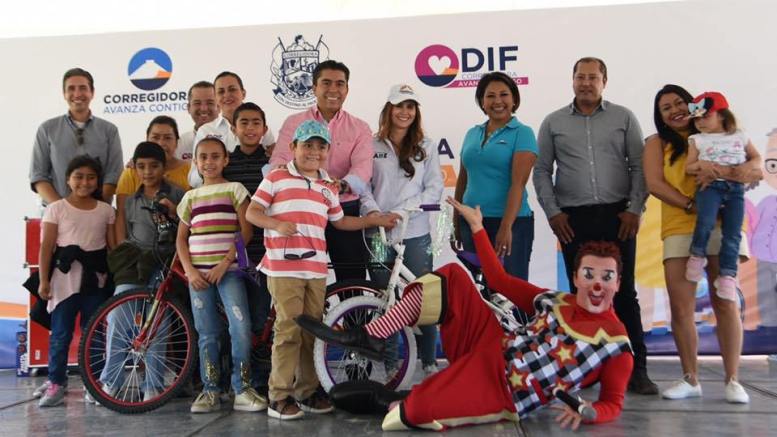  Decenas de familias se reunieron en Corregidora para celebra el Día de la Familia
