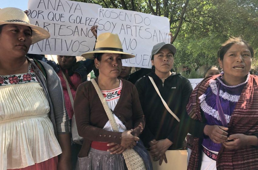  Denuncian comerciantes indígenas presuntas agresiones en su contra
