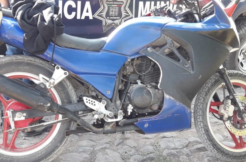  Detienen a sujeto con moto robada en El Marqués