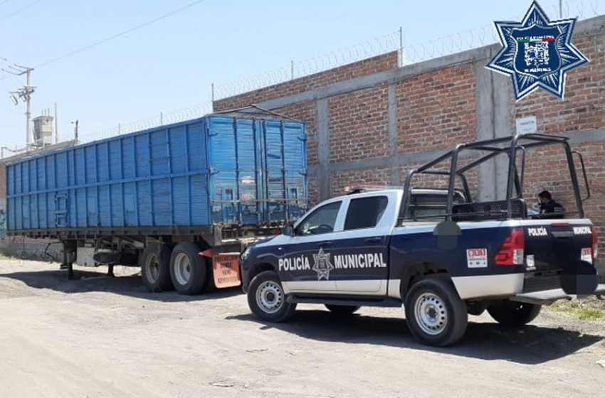  Recuperan caja de tráiler con reporte de robo