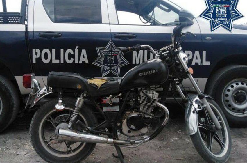  Detienen a sujeto a bordo de motocicleta robada