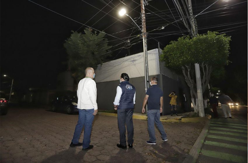  Ampliación de luminarias en municipio de Querétaro lleva un avance de 58%