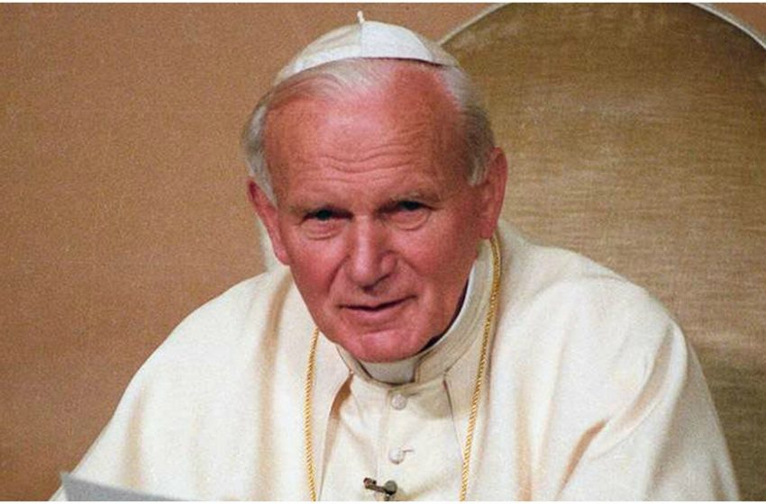  Documento del Vaticano revela que Juan Pablo II y Benedicto XVI ignoraron abusos de cardenal estadounidense
