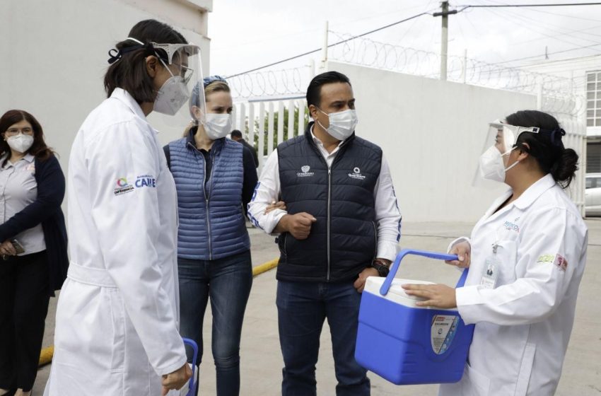  Como parte del programa “Médico en tu calle”, municipio de Querétaro entrega 2 mil 500 oxímetros