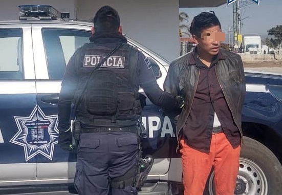  Detienen a sujeto con orden de aprehensión por robo de vehículo