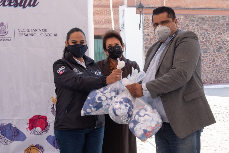  Dona El Marqués 2 toneladas de tapas de plástico a programa “Destapa tu causa”