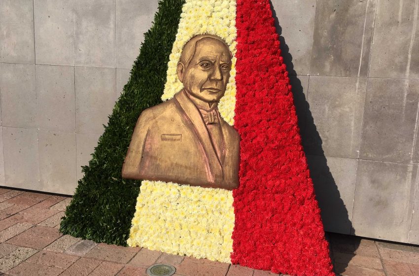  Conmemoran en Querétaro 215 aniversario del natalicio de Benito Juárez