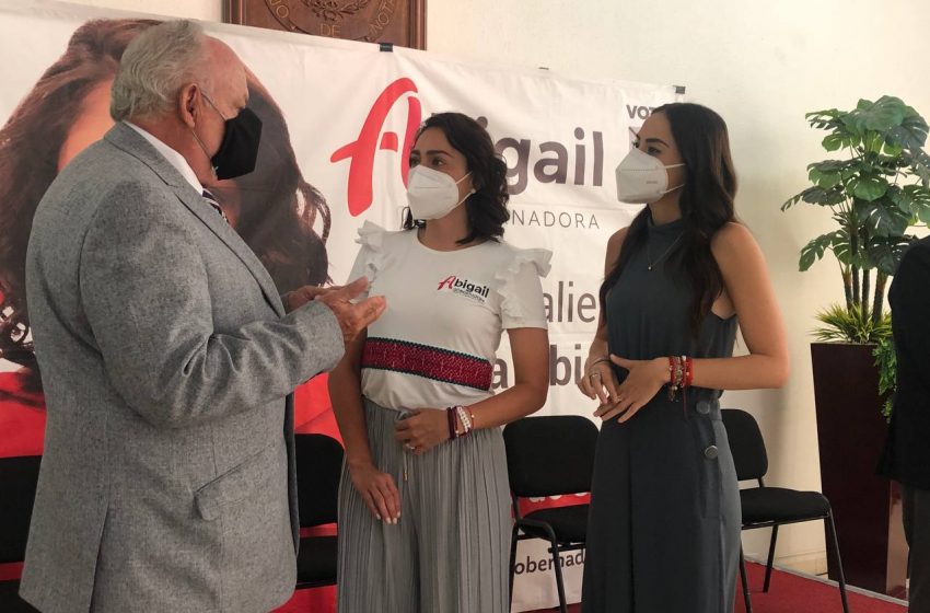  Abi Arredondo y María Alemán se comprometen a impulsar alianza con notarios