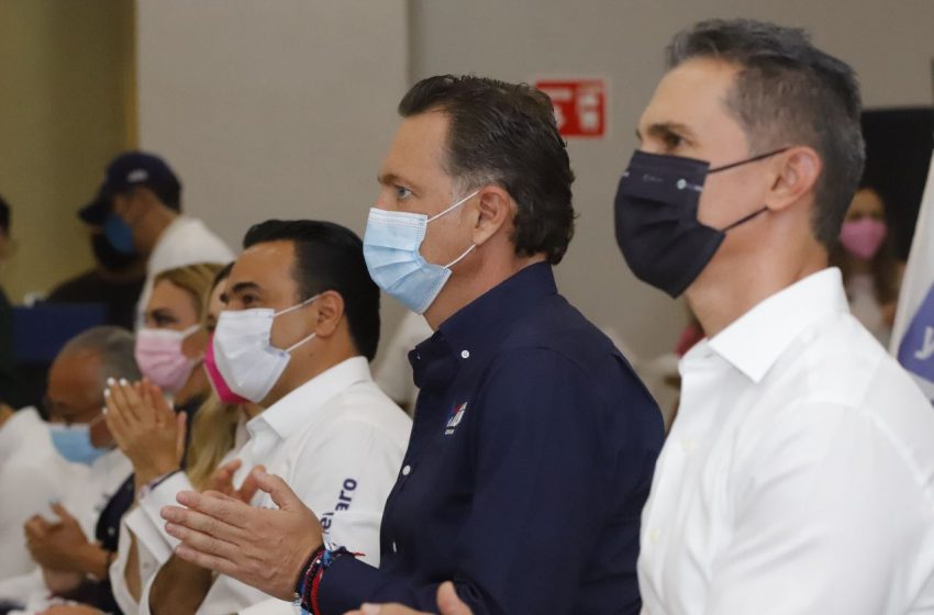  Mauricio Kuri y Luis Nava se reúnen con líderes sociales