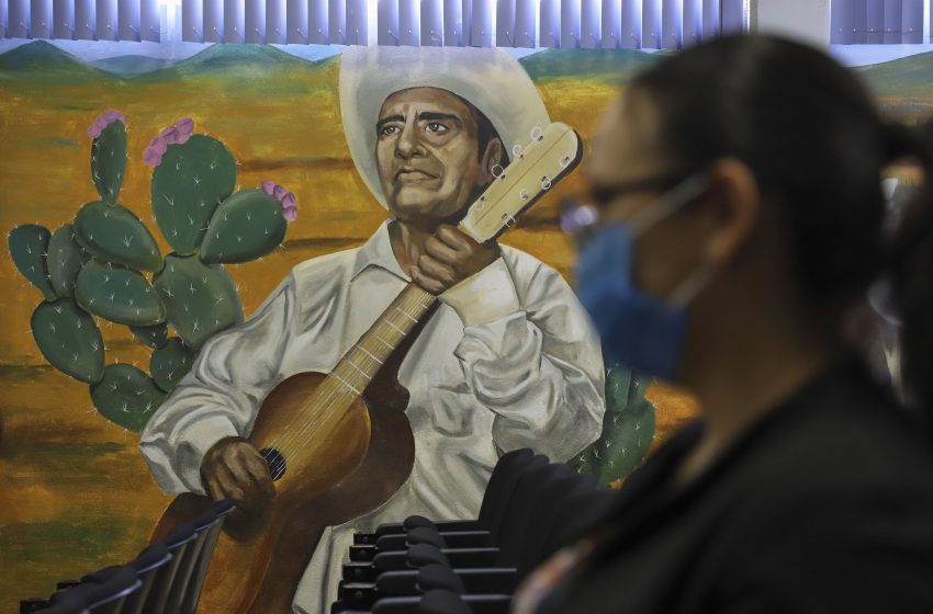  Murales del campus Semidesierto de la UAQ celebran riqueza cultural de Cadereyta