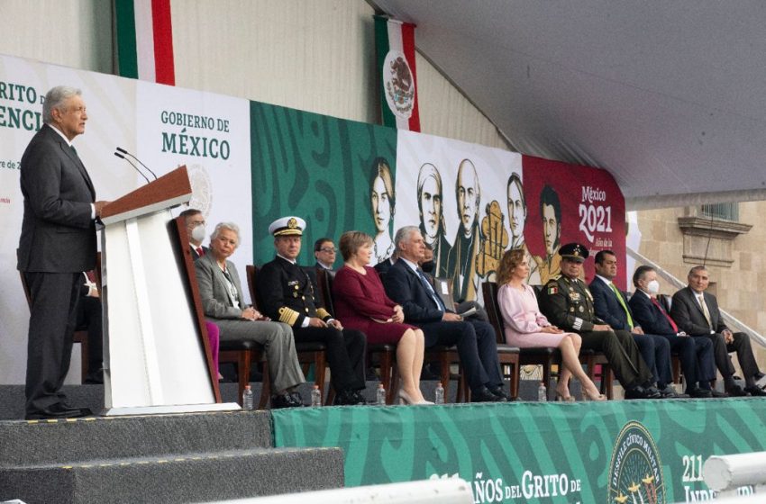  Durante desfile militar, llama AMLO a levantar bloqueo de EUA a Cuba