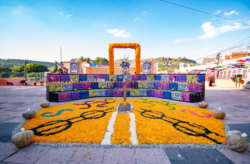  Inauguran en El Marqués la Ofrenda Monumental del Festival del Día de Muertos