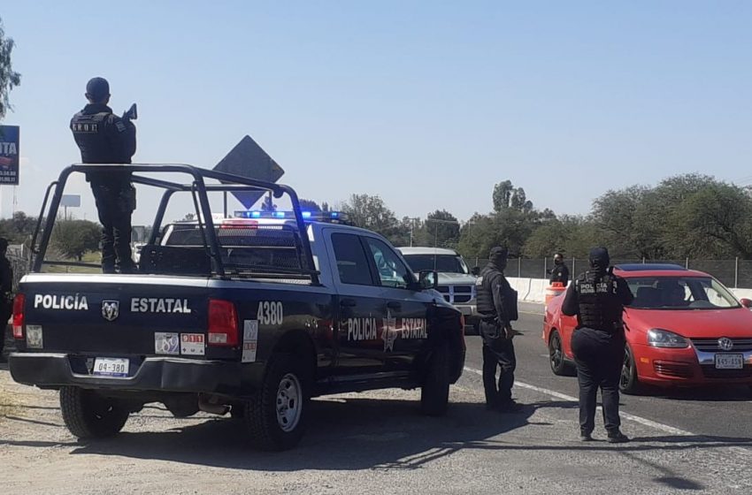  Policías estatales recuperan vehículo robado en Jofre