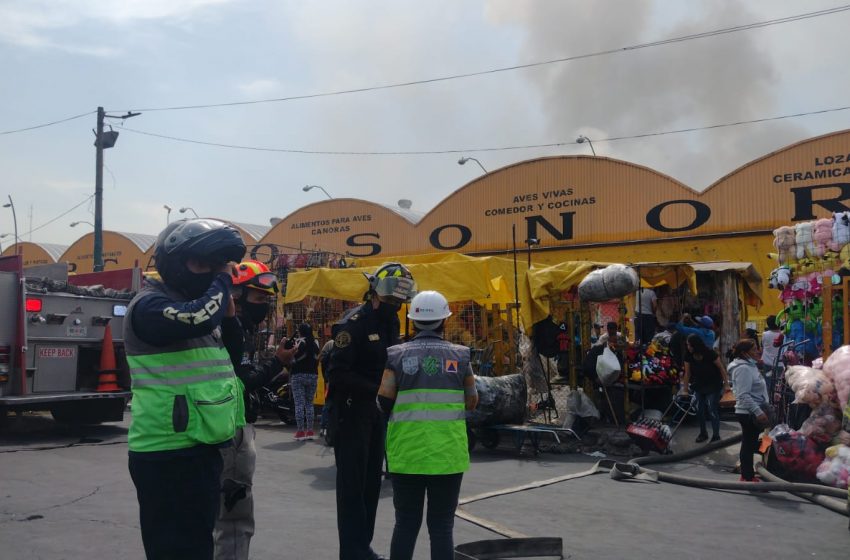  Reportan incendio en el Mercado de Sonora