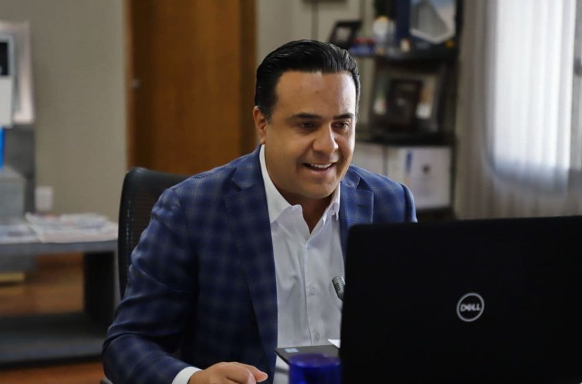  Nava firma convenio para hacer de Querétaro una “Smart City”