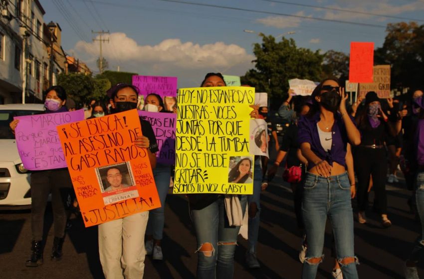  Mujeres protestan en el Día Internacional de la Eliminación de la Violencia Contra la Mujer