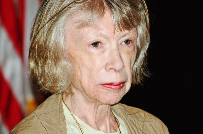  Escritora estadounidense Joan Didion muere a los 87 años