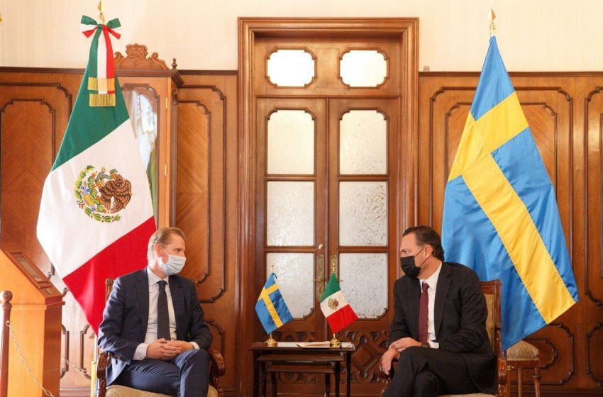  Mauricio Kuri se reúne con el embajador de Suecia en México