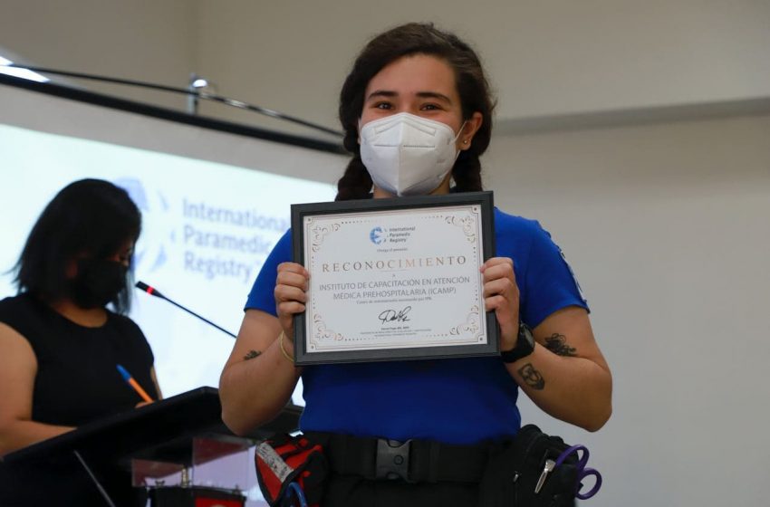  Certifican en la UAQ a instituciones de atención prehospitalaria de Querétaro