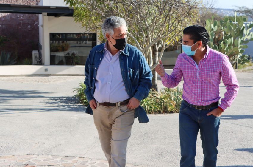  Alcalde de Corregidora acompaña al Cónsul de México en Orlando a recorrido por Zona Arqueológica El Cerrito