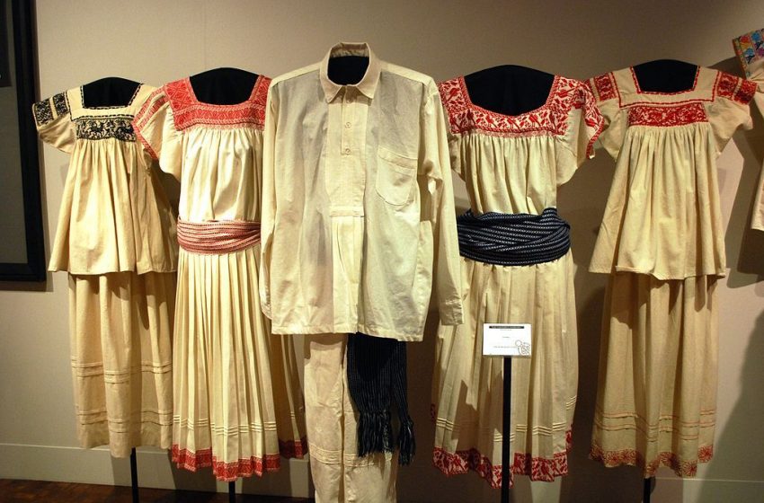  Expondrán los trajes representativos de México en el Centro de Arte Bernardo Quintana