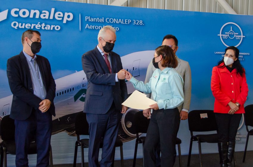  Asiste Enrique Vega a la Ceremonia de Inauguración de semestre del CONALEP