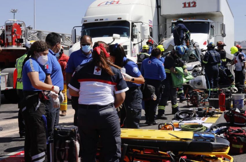  Protección civil de la capital atiende accidente letal en la Carretera 57