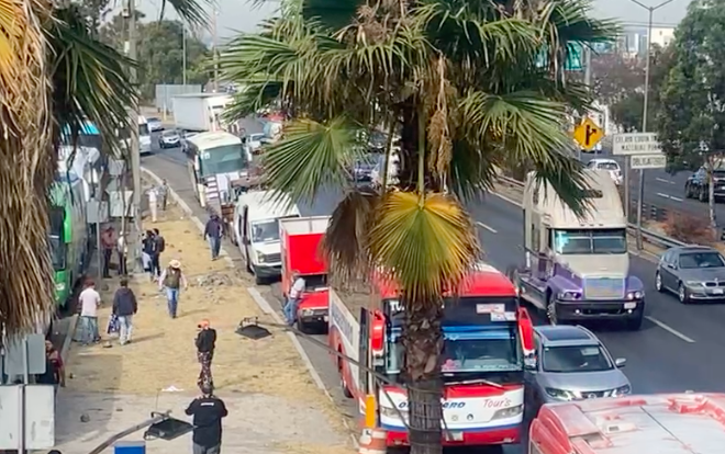  Transportistas se manifiestan en la carretera 57