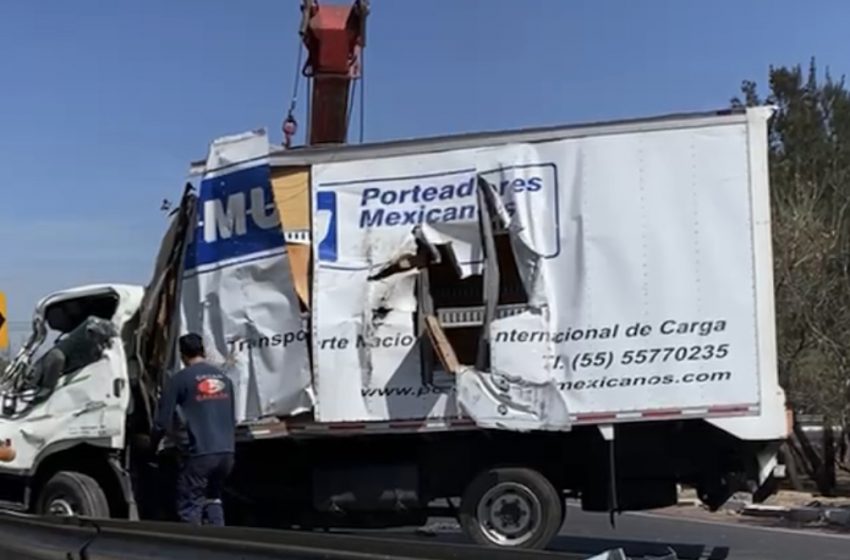  Se registra volcadura de camión en Bernardo Quintana
