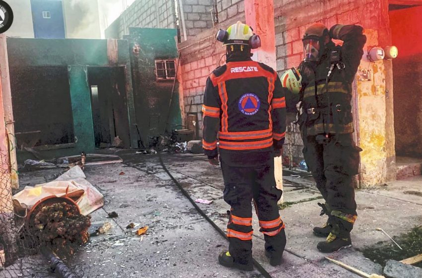  Elementos de PC de El Marqués atienden incendio en La Pradera