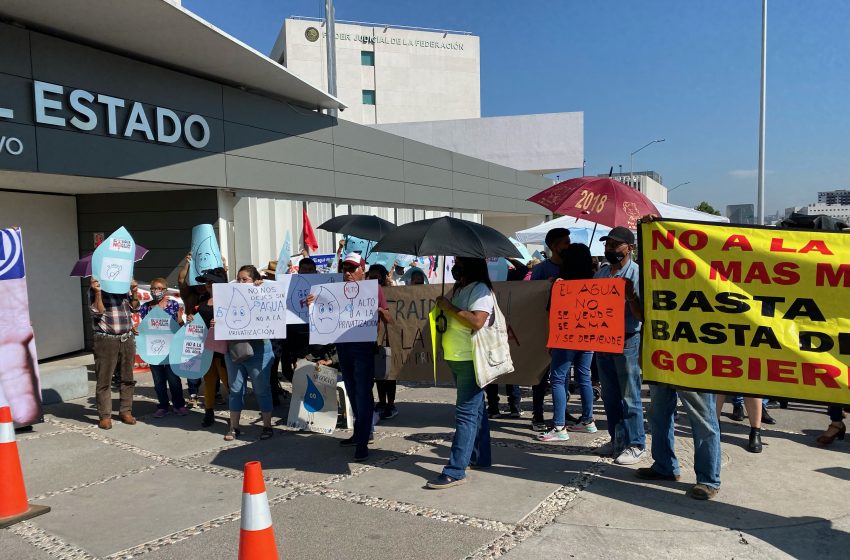 Ciudadanos vuelven a protestar contra denominada “Ley de Aguas”; ahora van a la Legislatura
