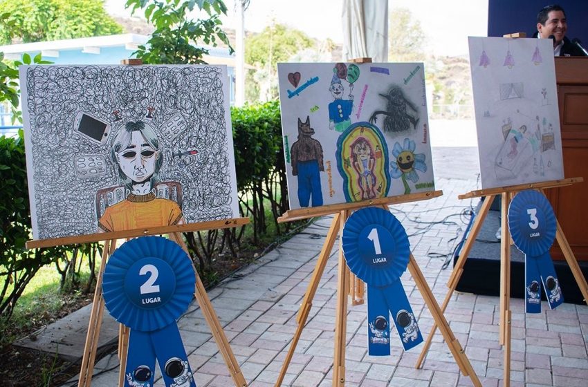  Entregan premio del Concurso Estatal de Dibujo Infantil ¿Cómo son las adicciones?