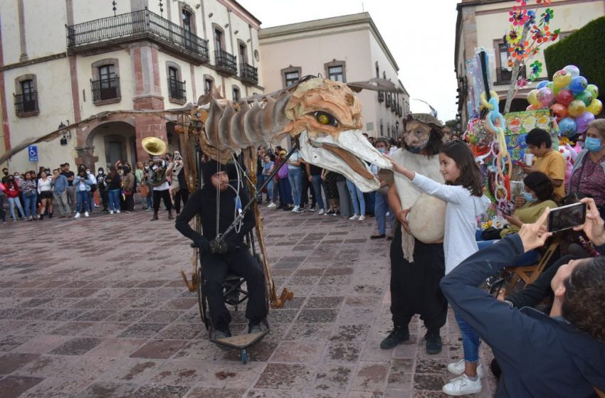  Pese al clima, continuaron las actividades del Festival Querétaro Experimental