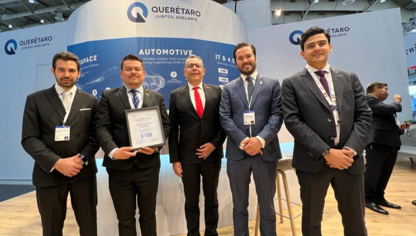  Recibe Kuri distintivo de plata por los clústeres automotrices