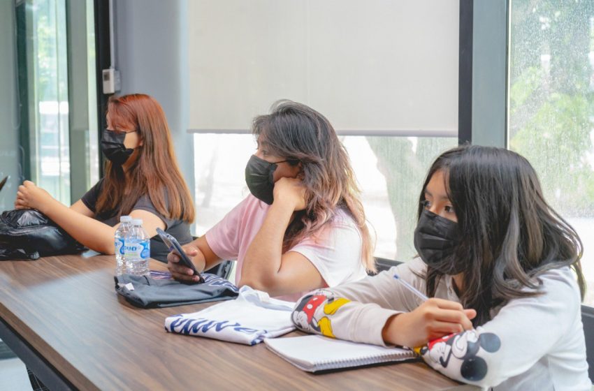  Presentan programa de emprendimiento a jóvenes comerciantes