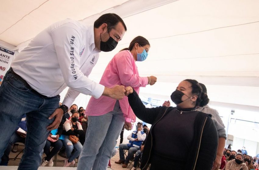  Beneficia “Becas Adelante” a 12 mil estudiantes de San Juan del Río