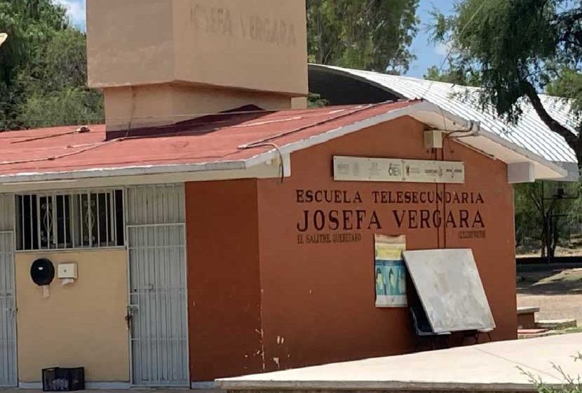  Es suspendida maestra de Telesecundaria Josefa Vergara por la USEBEQ
