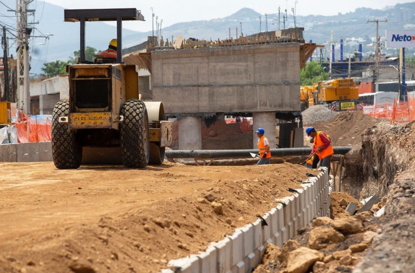  El nuevo Distribuidor Vial de Santa Bárbara lleva 70% de avance: Roberto Sosa