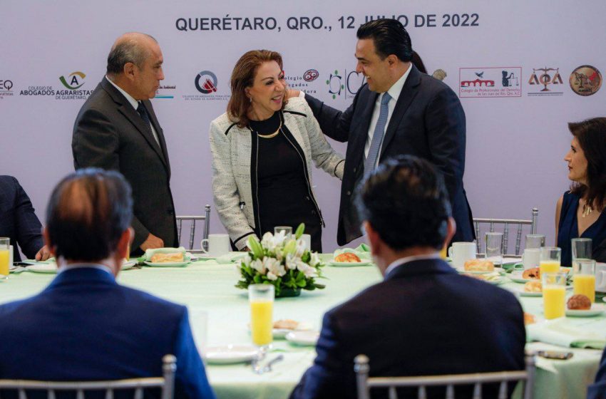 Celebra Luis Nava Día del Abogado con la FECAAQ