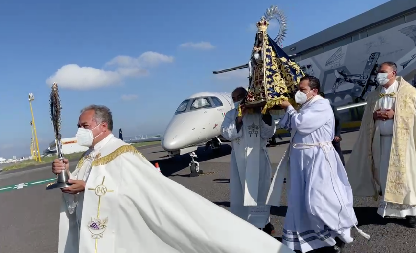  Realiza diócesis de Querétaro vuelo por la paz