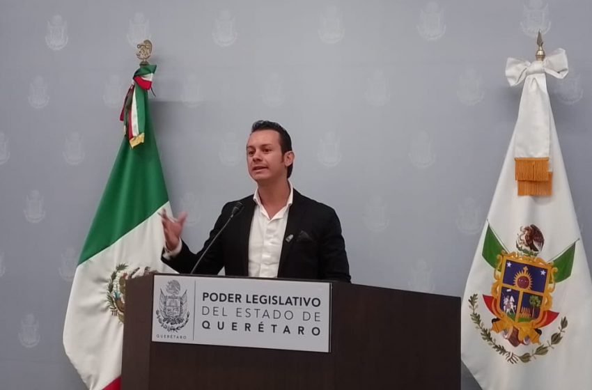  Christian Orihuela presenta iniciativa de ley de proyección a la prensa
