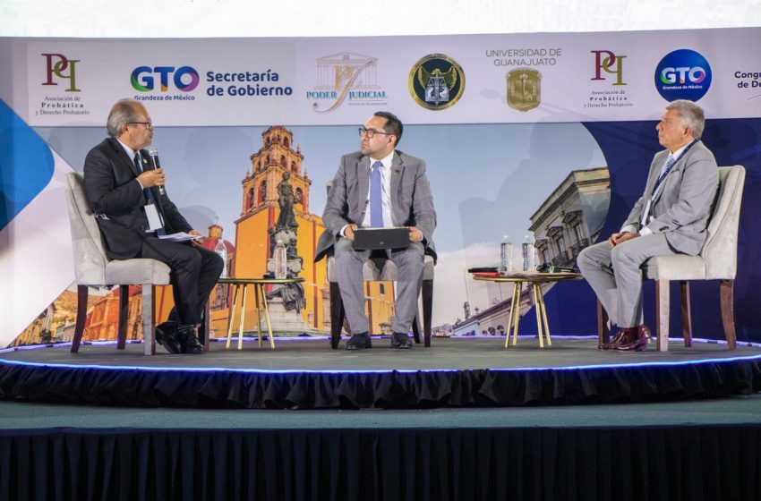  Querétaro participa en foro internacional para destacar el modelo Cosmos